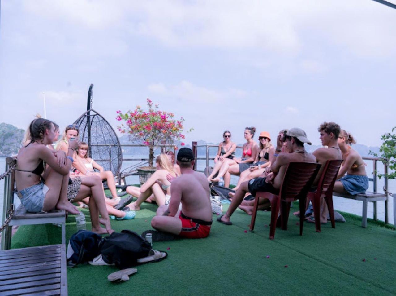 Brother Friendly - Gia Cat Long Hotel Dong Khe Sau Exteriör bild
