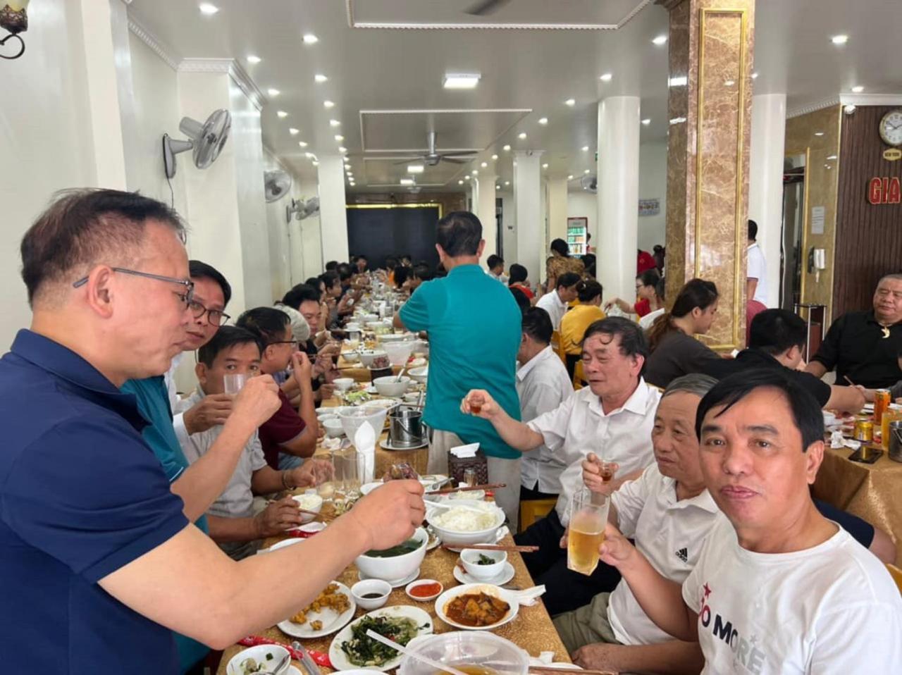 Brother Friendly - Gia Cat Long Hotel Dong Khe Sau Exteriör bild